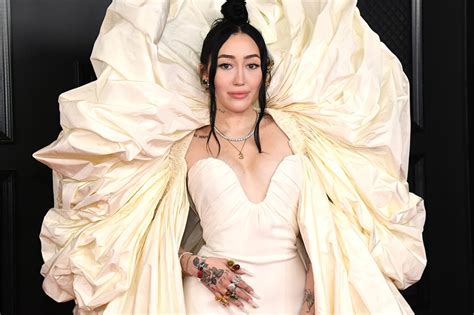 Noah Cyrus And Her Naked Brows Are Having A Moment