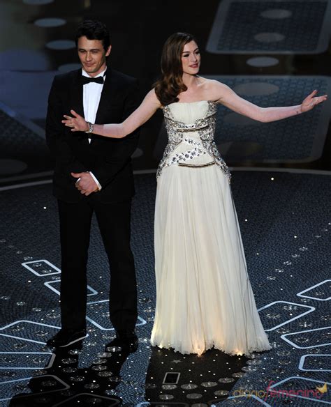 Anne Hathaway Y James Franco Presentando Los Oscar 2011