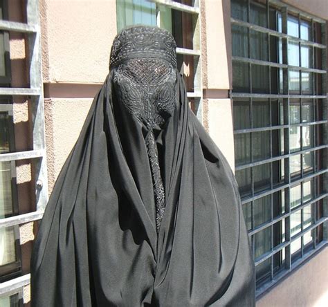 Pin By Ay E Ero Lu On Niqab Burqa Veils Masks Burqa Arab Girls Hijab Burka