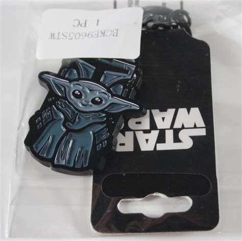 Star Wars Mandalorian The Child Baby Yoda Keychain 1