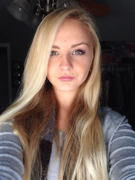 Blonde Teen Selfie Makeup Idea Naturalhair Greeneyes Eyes Long Hair Styles Natural