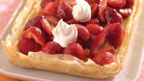 Check out our favorite recipes made with phyllo dough, including sweet tarts, cheesy appetizers, savory you bought a box of phyllo pastry and that second sleeve has been lingering in your fridge for these dessert hors d'oeuvres are wonderfully crisp and chewy, with deep flavor from the dates. Strawberry-Cream Cheese Phyllo Tart | Recipe | Tart ...