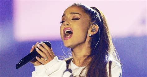 Ariana Grande Breaks Down In Tears As She Discusses How Manchester