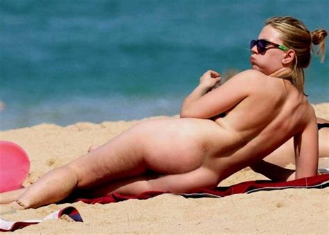 Boom Scarlett Johansson Nude Sunbathe 3 New Pics