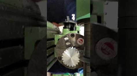 Gear Cutting In Milling Machine Youtube