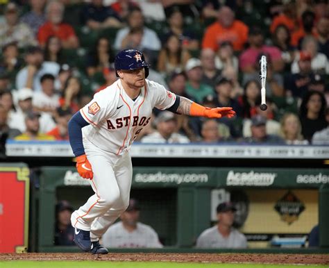 Catcher Christian Vázquez Makes Second Start For Astros