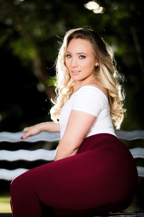 Aj Applegate Adult Film Actress Aj Applegate Attends The Adult See The Latest