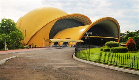Misalnya video, kata kata, sampai berbagai foto lucu. 4 Kegiatan di TMII Ini Bakal Buat Ngabuburit Jadi Seru
