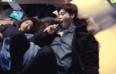 Her pose were so perfect like randy johnson (a famous mlb player). OFFICIAL Darling Couple (Lee Jong Suk ♡ Park Shin Hye ...