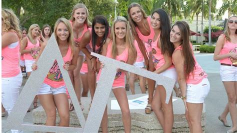 17 Signs Youre In A Sorority What Its Like To Be In A Sorority
