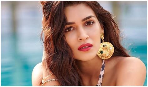 Kriti Sanons Poetic Vibes In The Pool Are All You Need To Beat Your Mid Week Blues