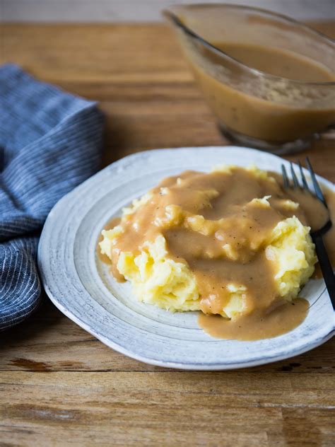 how to make homemade gravy in 3 easy steps ⋆ 100 days of real food