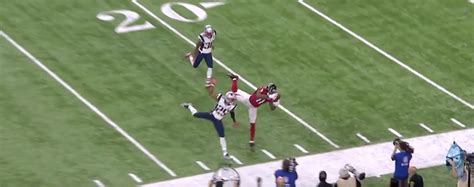 I've coached against a lot of bill belichick defenses, and i've never seen one give up this many big plays, nbc studio analyst tony dungy remarked tuesday as he previewed the game. Julio Jones made an incredible sideline catch and broke Twitter again