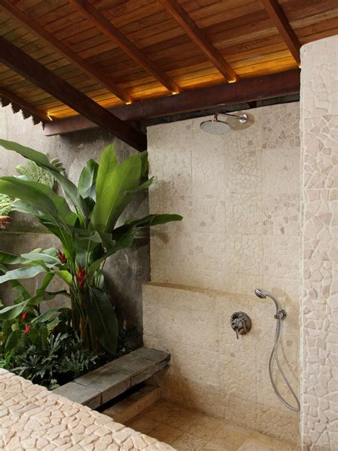 42 Amazing Tropical Bathroom Décor Ideas Digsdigs