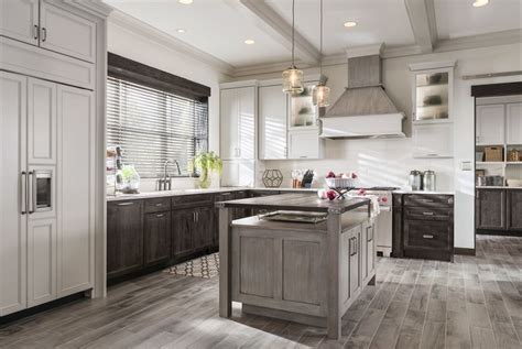 Quelle est l'adresse internet (url). Medallion Cabinetry York And Misson Kitchen Cabinets