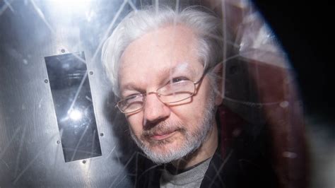 Assange Ist Durch Enthüllungen Mit Wikileaks Kein Held Trotzdem Hat