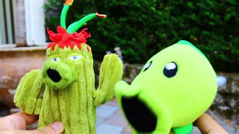 Front Yard Plants Vs Zombies Plush Peashooter And Pacos Adventure