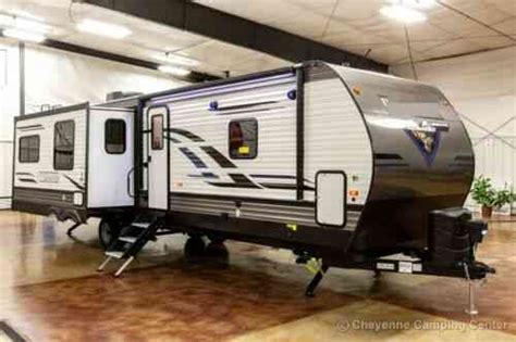 Conventional travel trailers offer a wide range of floor plans, sizes and conveniences. New 2021 31rlqs Rear Living Room Travel Trailer Camper ...