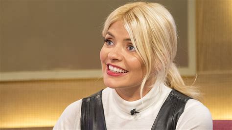 Holly Willoughby Stuns In Pussycat Blouse On Itvs This Morning Hello