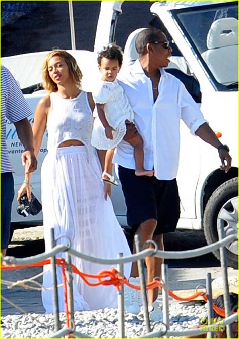 Beyonce And Jay Z Italian Yacht Vacation With Blue Ivy Photo 2945437 Beyonce Knowles
