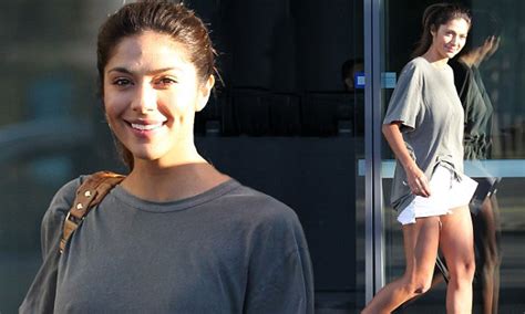Home And Aways Pia Miller Shows Her Casual Look While Taking Break