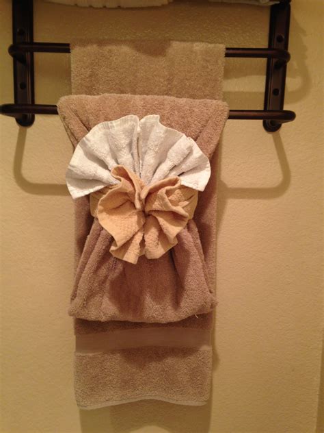How to fold bath towels. Towel folding | Bathroom towel decor, Fancy towels ...