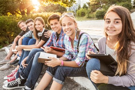 Los Adolescentes Telegraph