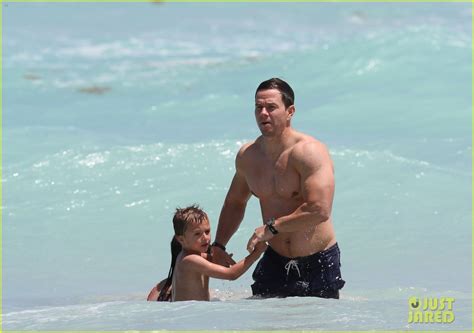 Mark Wahlberg Shirtless In Miami With The Family Photo Brendan Wahlberg Celebrity