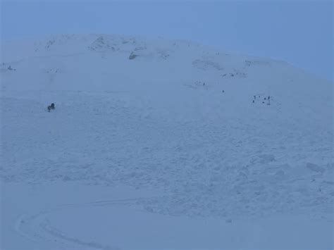 1 Killed And 2 Buried By Avalanche In British Columbia First