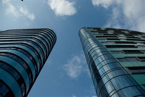 It operates in the finance and insurance industry. ALGO SOLUTIONS - Algo Solutions Sdn Bhd