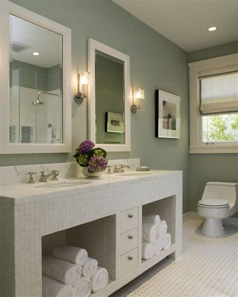 12 Gorgeous Green Bathrooms