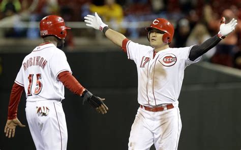 Cincinnati Reds Clinch Playoff Spot With 3 2 Win Over Mets In 10