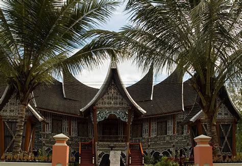 Mengenal Rumah Gadang Khas Sumatera Barat Sejarah Karakteristik