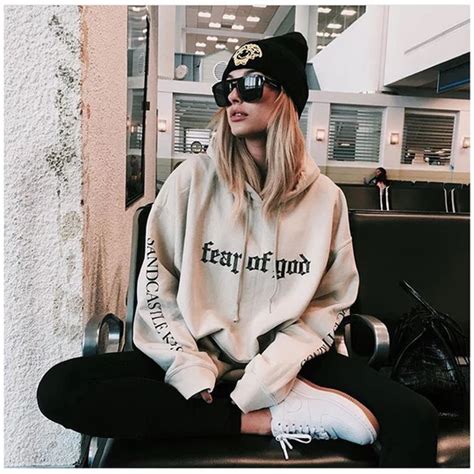 Setelah ku dimiliki ialah sebuah siri drama televisyen malaysia 2019 dibintangi oleh intan najuwa, zul ariffin dan tiz zaqyah. Alasan Jaket Hoodie Menjadi Teman Travelling Terbaik ...