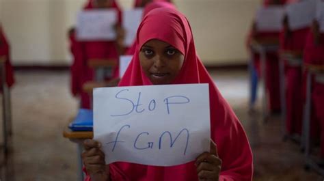 اليوم العالمي لرفض ختان الإناث انتهاك صارخ أضر بـ200 مليون فتاة