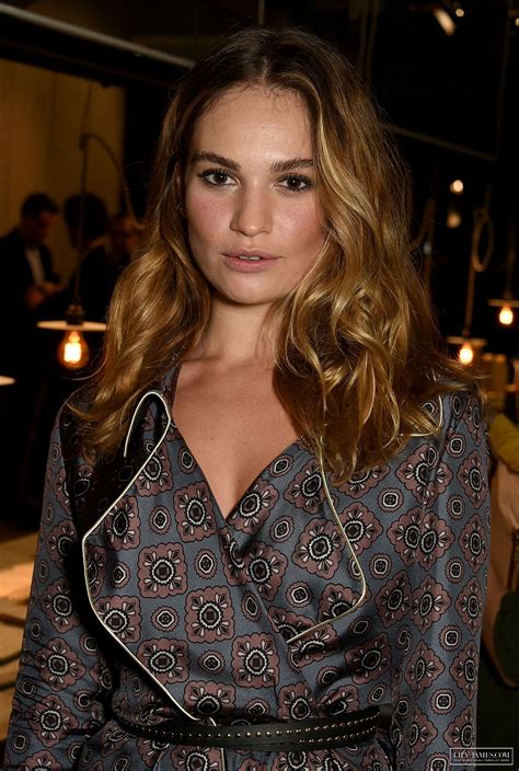 London Fashion Week Burberry Ss 2017 Show 009 Lily James Online