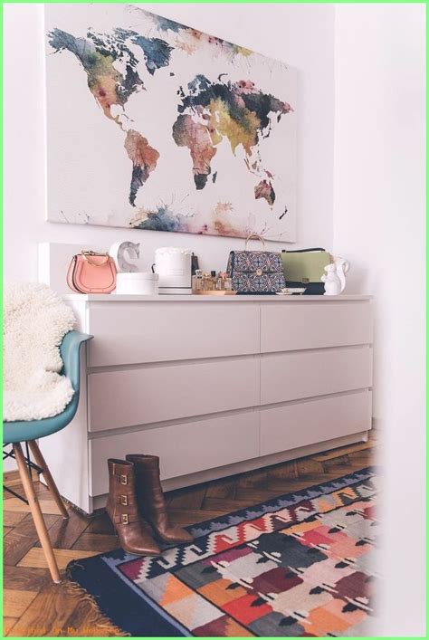 Kommoden und sideboards überzeugen im schlafzimmer mit ihrer eleganten form. Schlafzimmer Einrichten - IKEA MALM Kommode mit Deko im ...