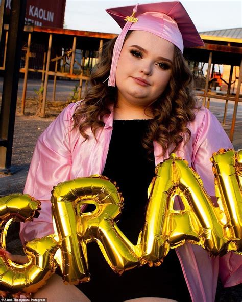Honey Boo Boo Is Graduating From High School Alana Thompson 17 Wears