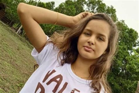 Adolescente Morre Eletrocutada Ap S Sair Do Banho E Tocar Tv Ainda Molhada