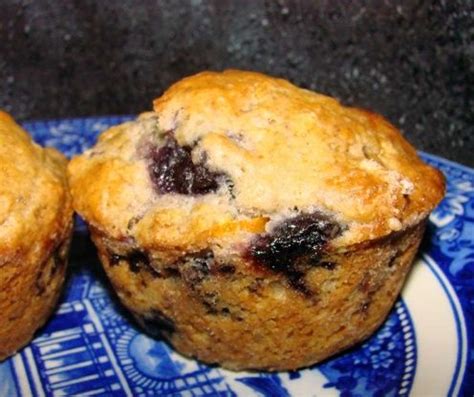 Tempted to try a diabetic friendly sweet right away? Diabetic Friendly Blueberry Muffins | Recipe in 2020 ...