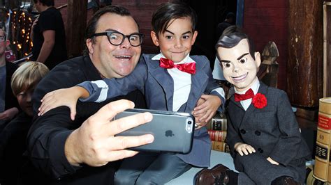 Goosebumps Premiere Jack Black Channels Rl Stine Predicts Oscar