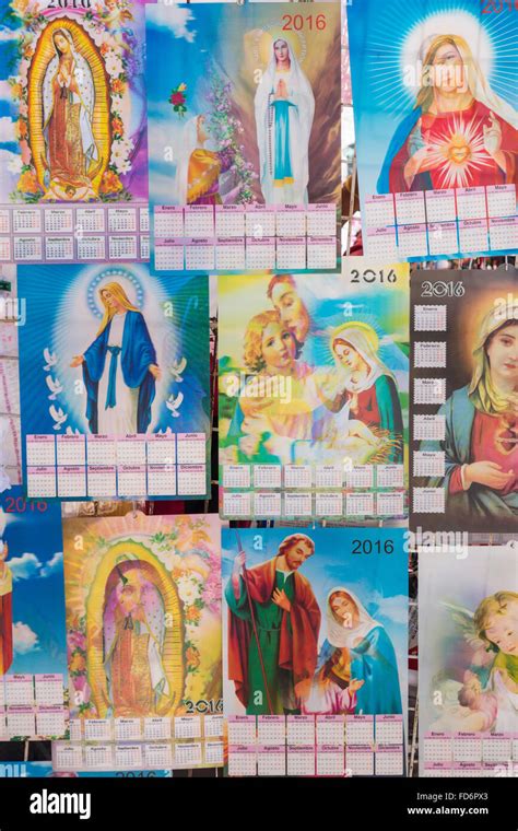 los iconos religiosos e imágenes de santos en venta para peregrinos y penitentes mexicanos en el