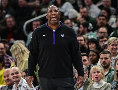 Sacramento Kings Coach Mike Brown Praises The Bucks Sports