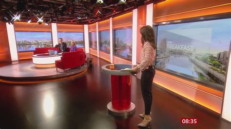 Katherine Downes Bbc Breakfast Sport 17112020 Hd Youtube