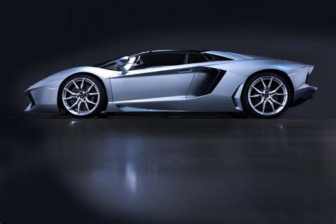 2013 Lamborghini Aventador Lp700 4 Roadster Revealed Autoevolution