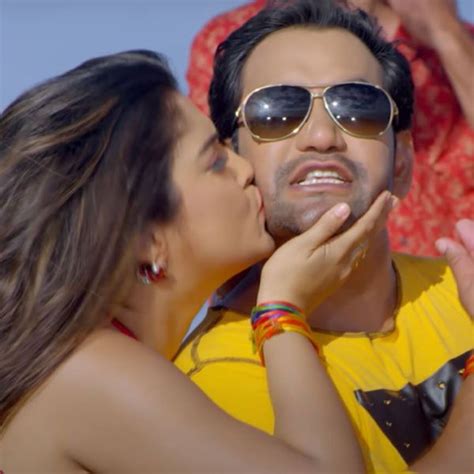 bhojpuri song dinesh lal yadav और aamrapali dubey के चुम्मा से दिहला उर्जा गाने ने इंटरनेट पर