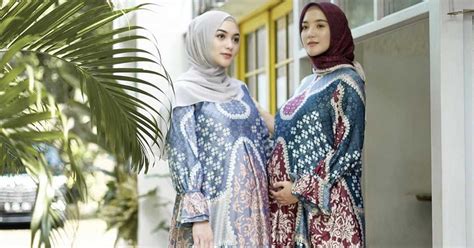 Maybe you would like to learn more about one of these? 1-baju-kembar-citra-kirana-dan-erica-putri - Nyata