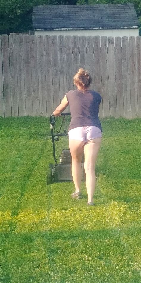 Wife Mowing Lawn And Treating Neighbors 7 Immagini