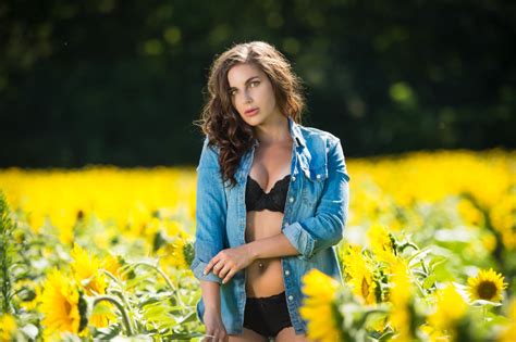 Outdoor Boudoir Session In The Sunflower Fields Of Yellow Springs Ohio