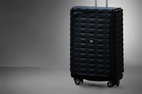Néit Smart Gps Enabled Hard Shell Luggage That Folds Flat For Easy